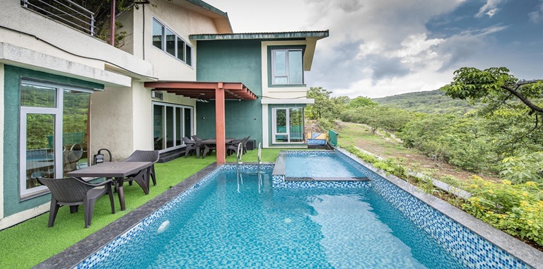 Bungalow in Lonavala