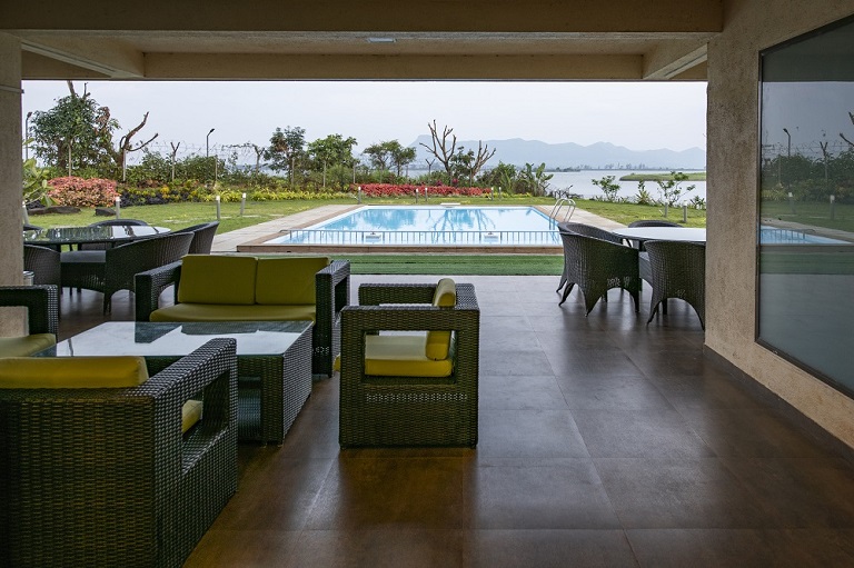 Villa in igatpuri with swimming pool